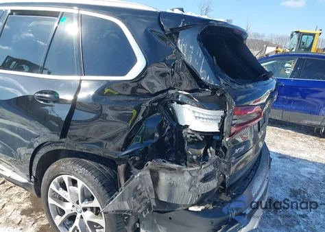 2022 BMW X5 xDrive40I z USA, uszkodzony, nr VIN 5UXCR6C03N9L34039